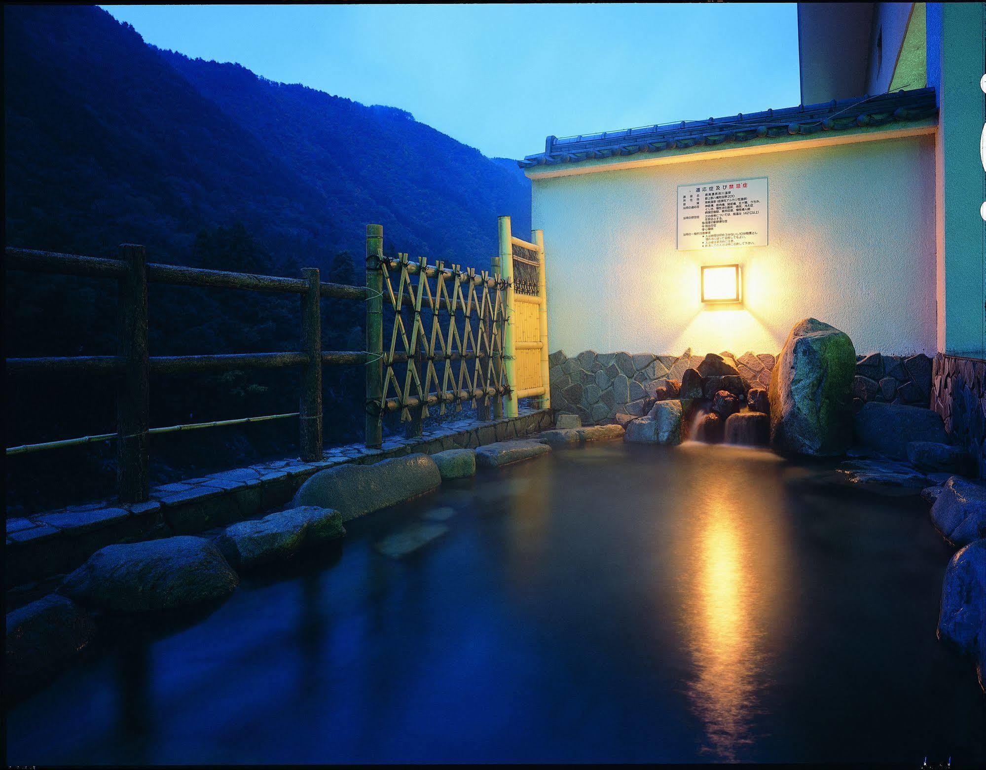 Hotel Gujo Hachiman Exterior foto