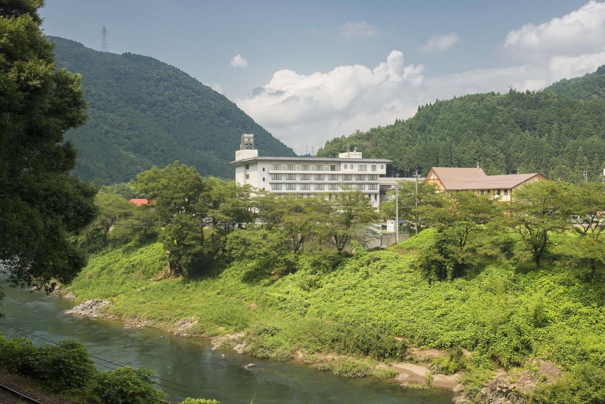 Hotel Gujo Hachiman Exterior foto